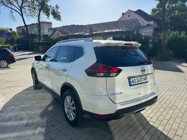 Nissan Rogue - фото 1