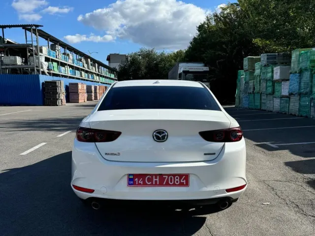 Mazda 3 - фото 3