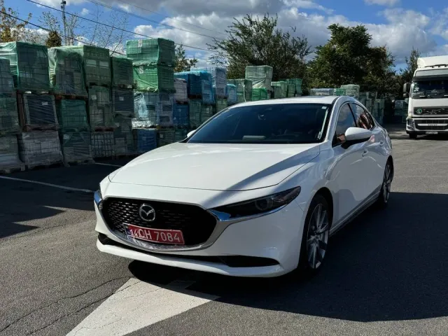 Mazda 3 - фото 4