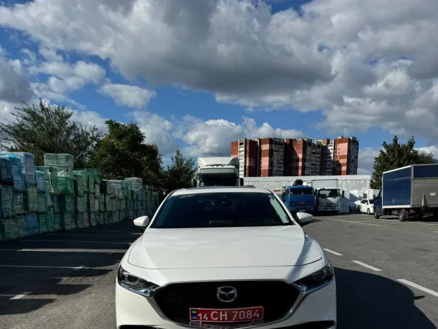 Mazda 3 - фото 1