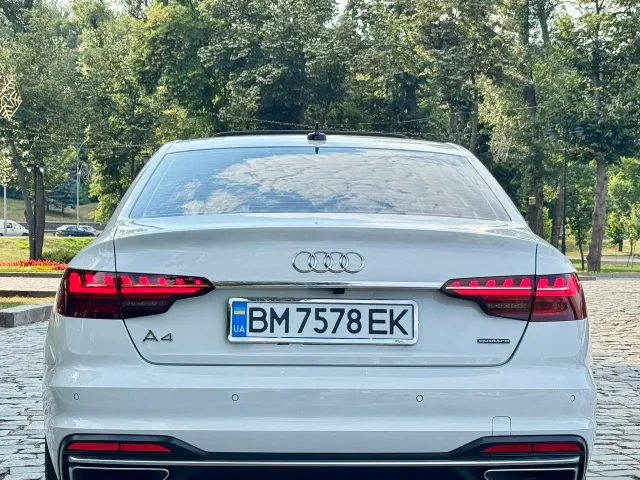 Audi A4 - фото 4