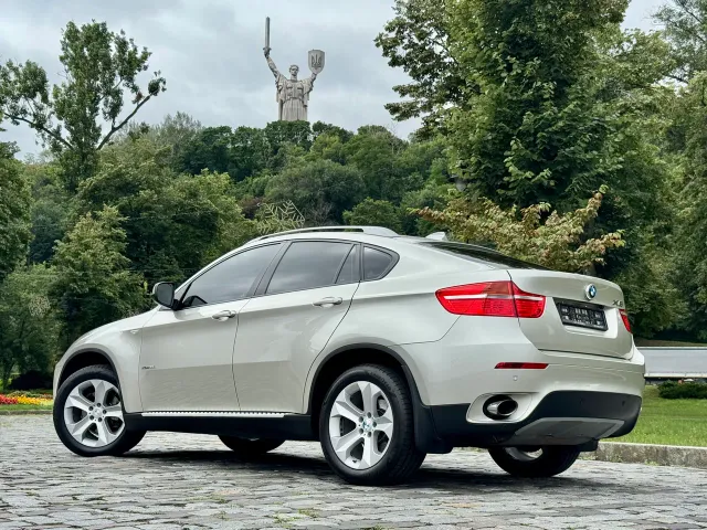 BMW X6 - фото 1