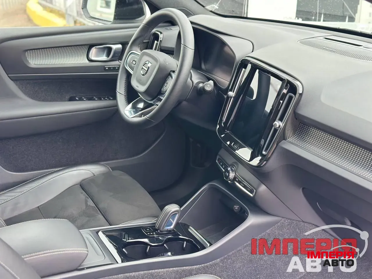 Volvo XC40 - фото 6