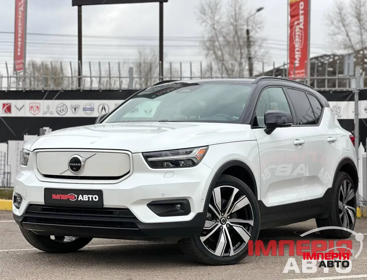 Volvo XC40 - фото 1