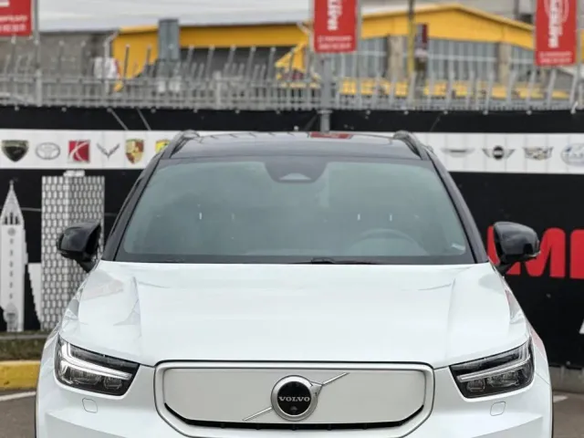 Volvo XC40 - фото 3