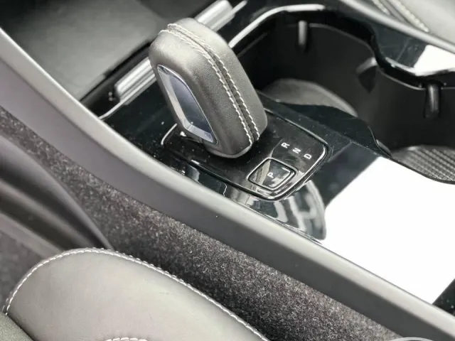 Volvo XC40 - фото 2