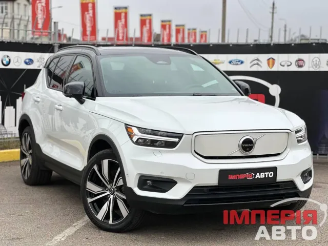 Volvo XC40 - фото 4