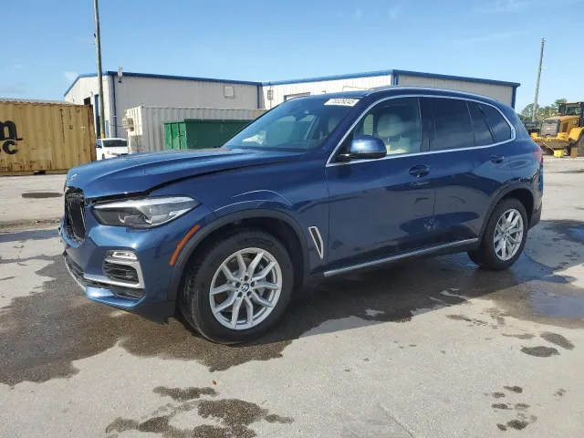 BMW X5 - фото 1