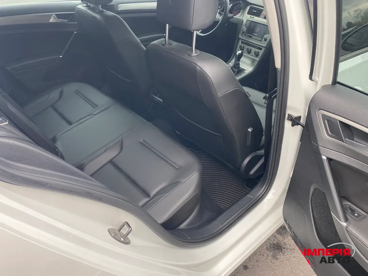 Volkswagen Golf - фото 18