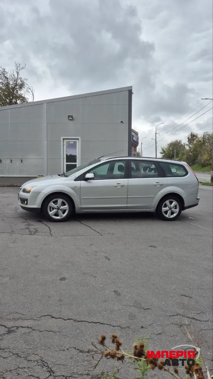Ford Focus - фото 4