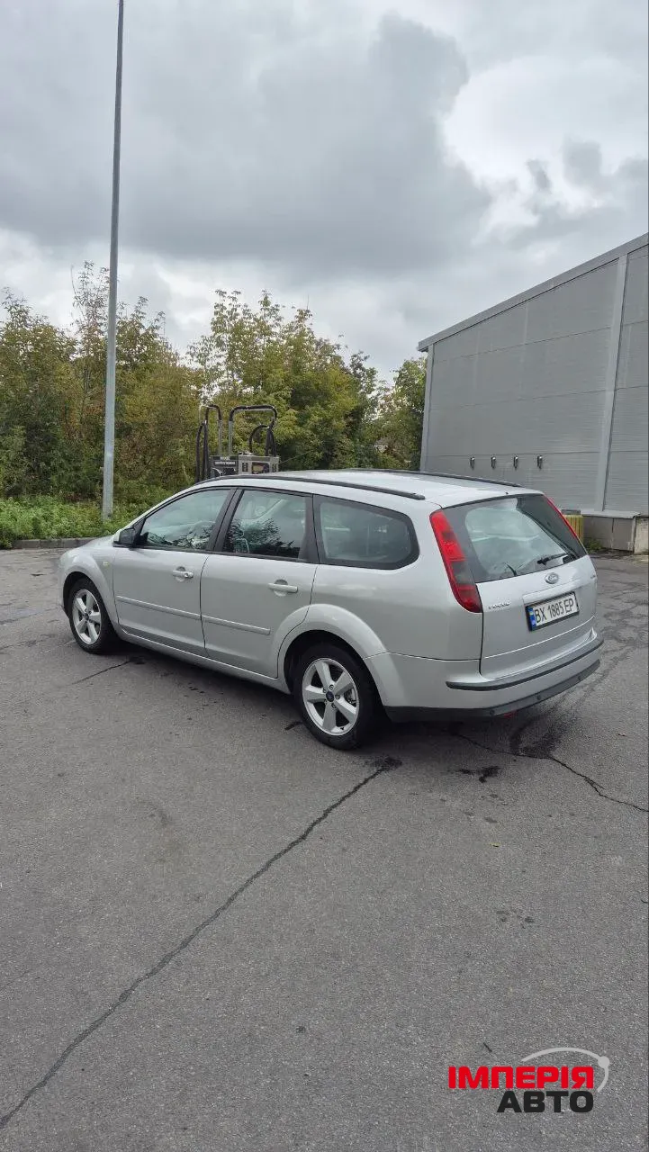 Ford Focus - фото 8