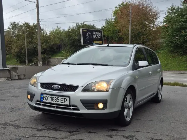 Ford Focus - фото 5