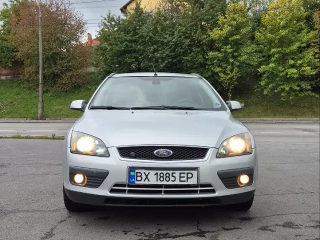 Ford Focus - фото 2