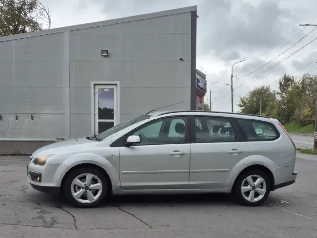 Ford Focus - фото 4