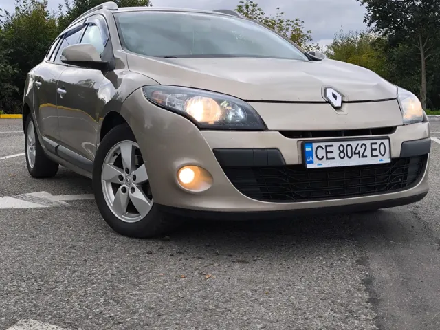Renault Megane 2011, Чернівці, $7 999 - зображення 1
