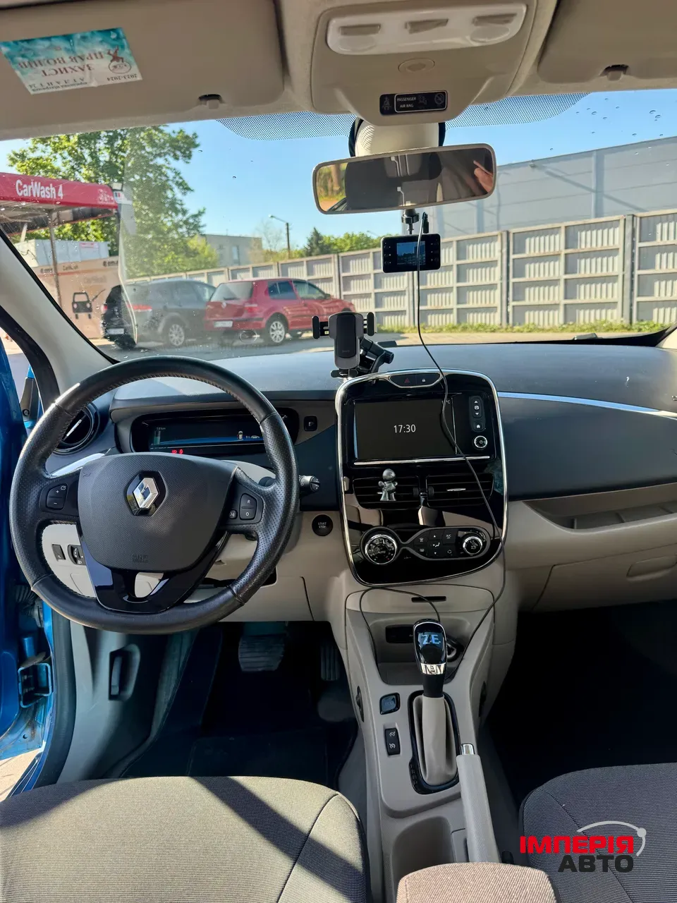 Renault ZOE - фото 9