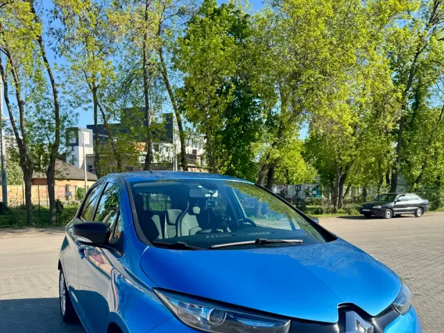 Renault ZOE - фото 3