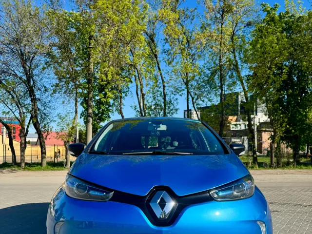 Renault ZOE - фото 2