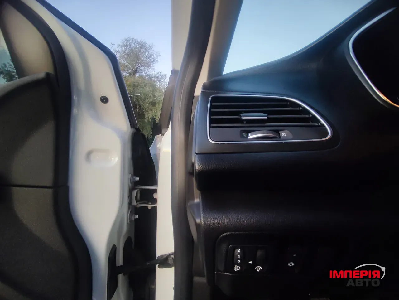 Renault Megane - фото 14