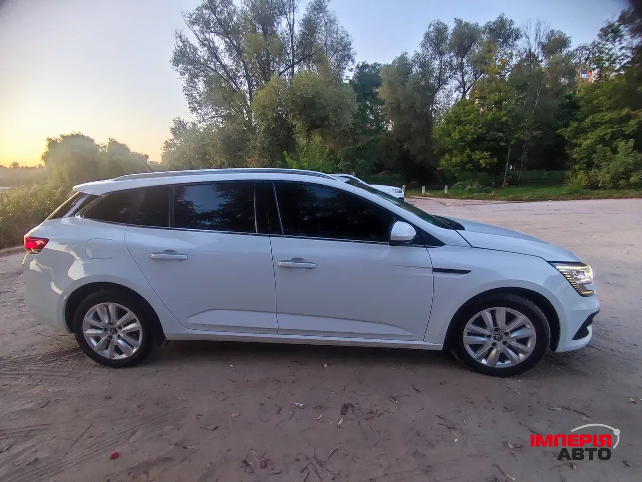 Renault Megane - фото 9