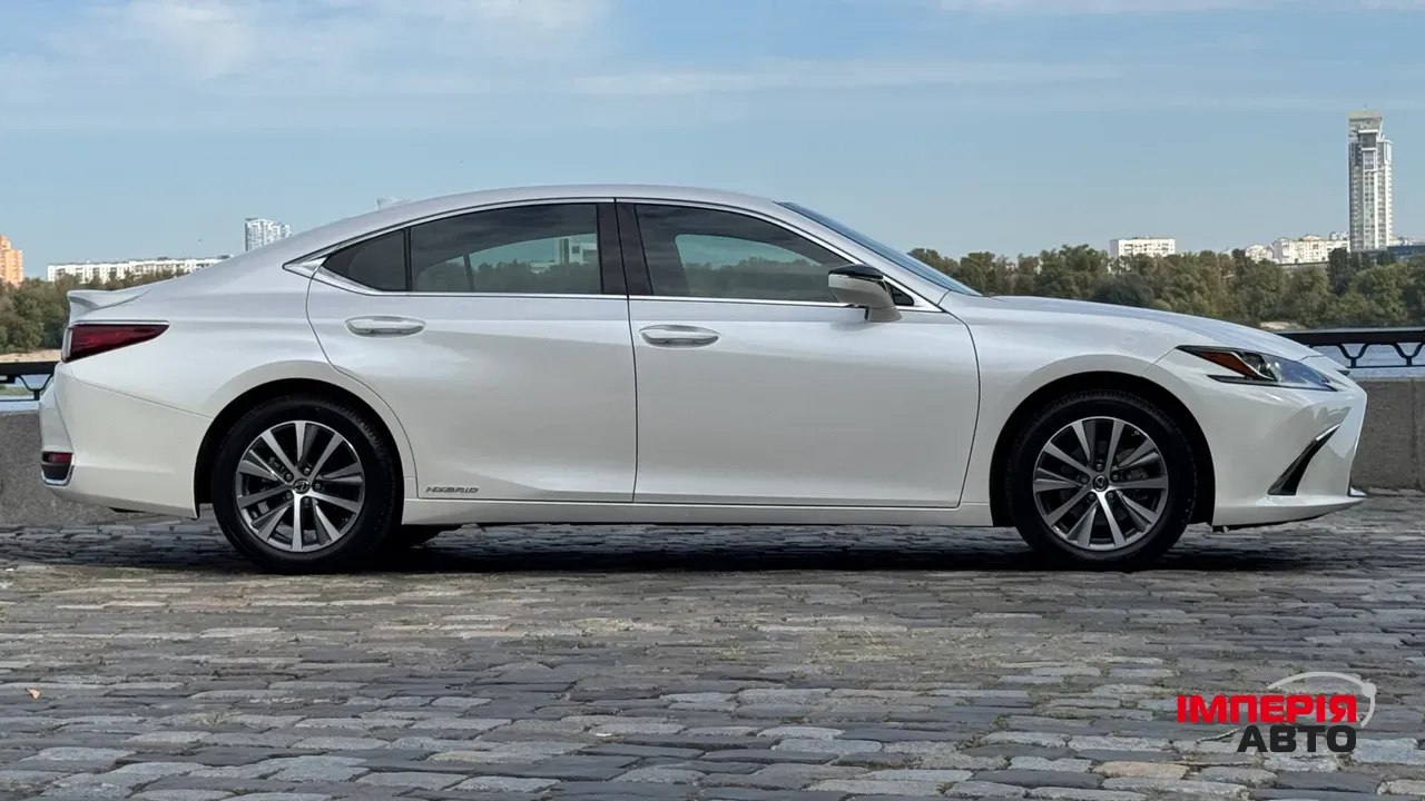 Lexus ES - фото 2