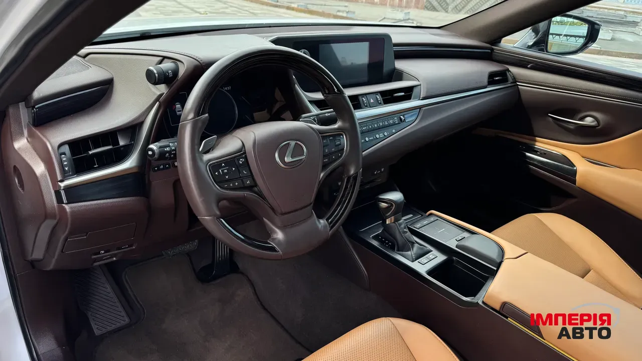 Lexus ES - фото 10