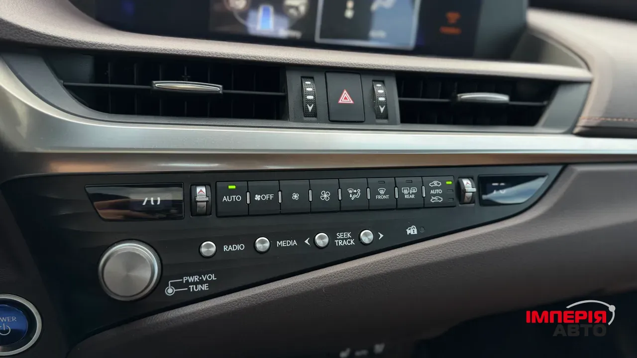 Lexus ES - фото 20