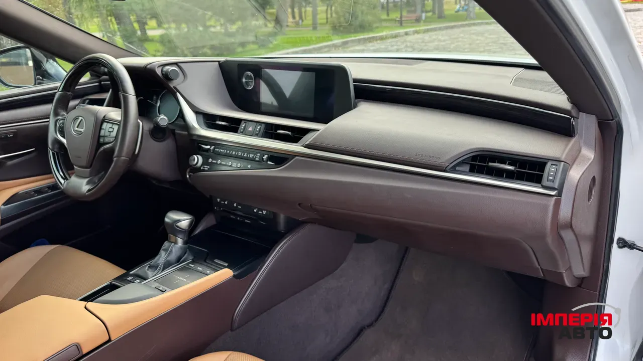 Lexus ES - фото 15