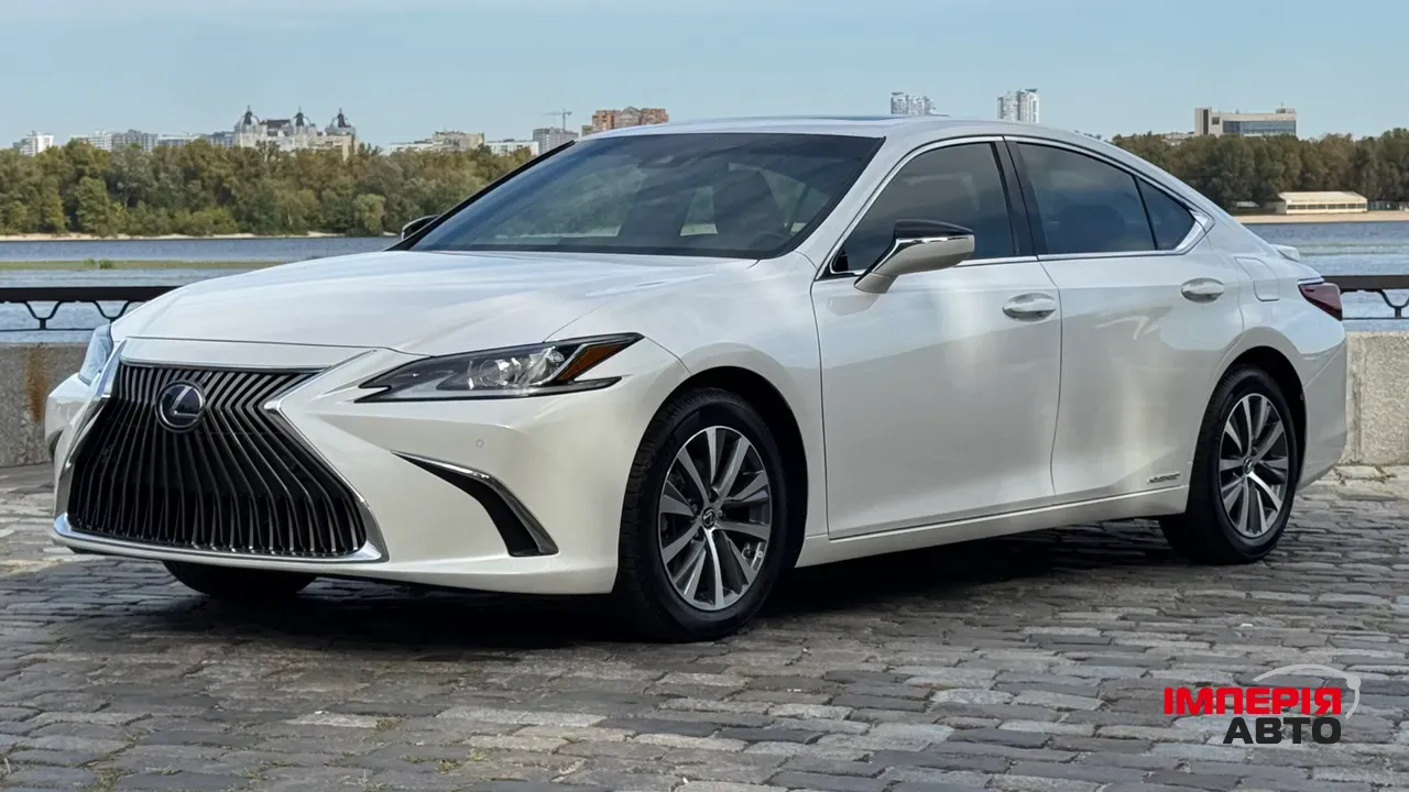 Lexus ES - фото 7