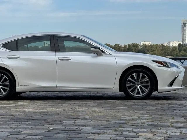 Lexus ES - фото 2