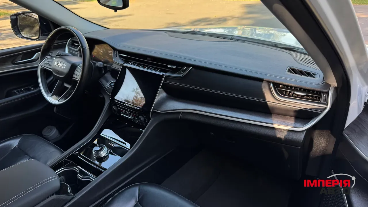 Jeep Grand Cherokee - фото 16