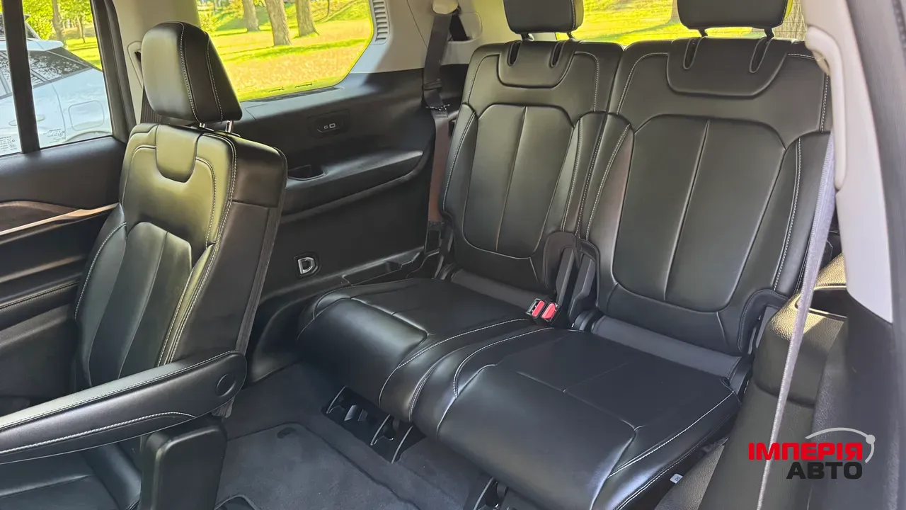 Jeep Grand Cherokee - фото 12