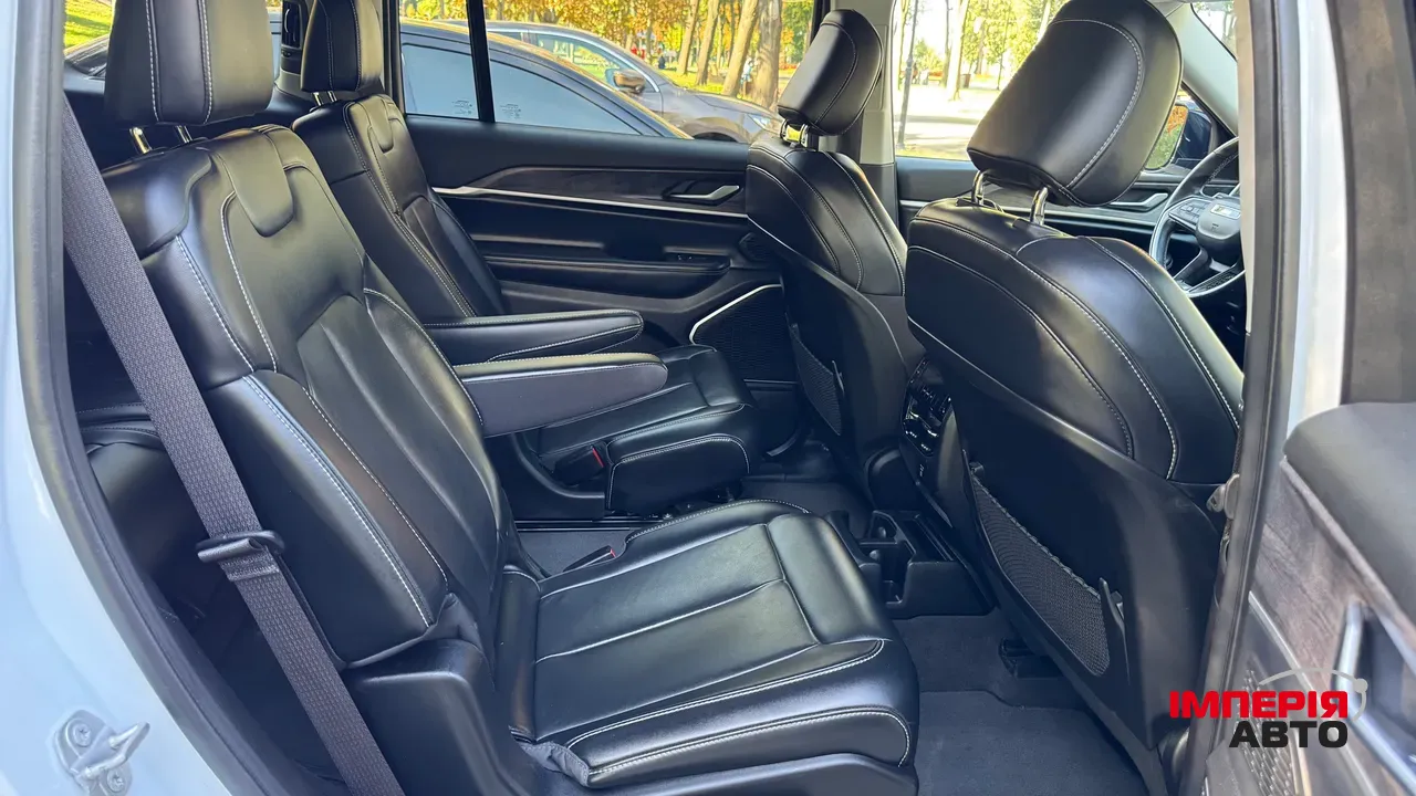 Jeep Grand Cherokee - фото 14