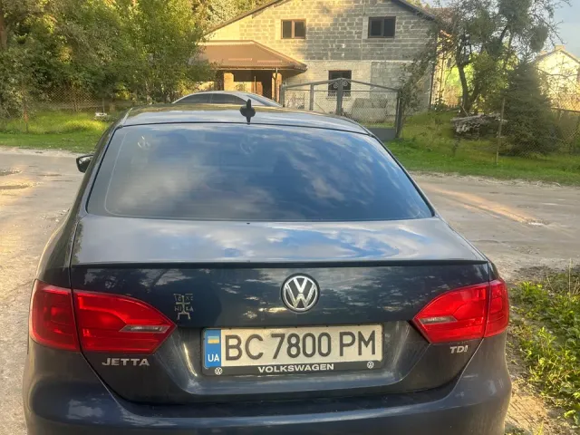 Volkswagen Jetta - фото 4