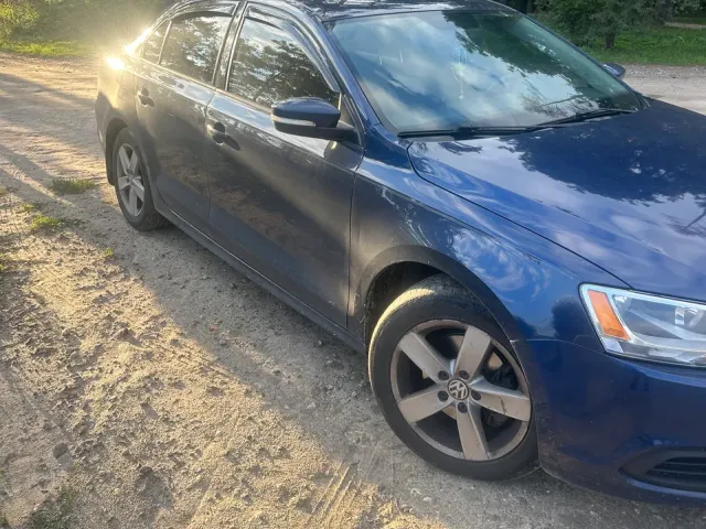 Volkswagen Jetta - фото 2