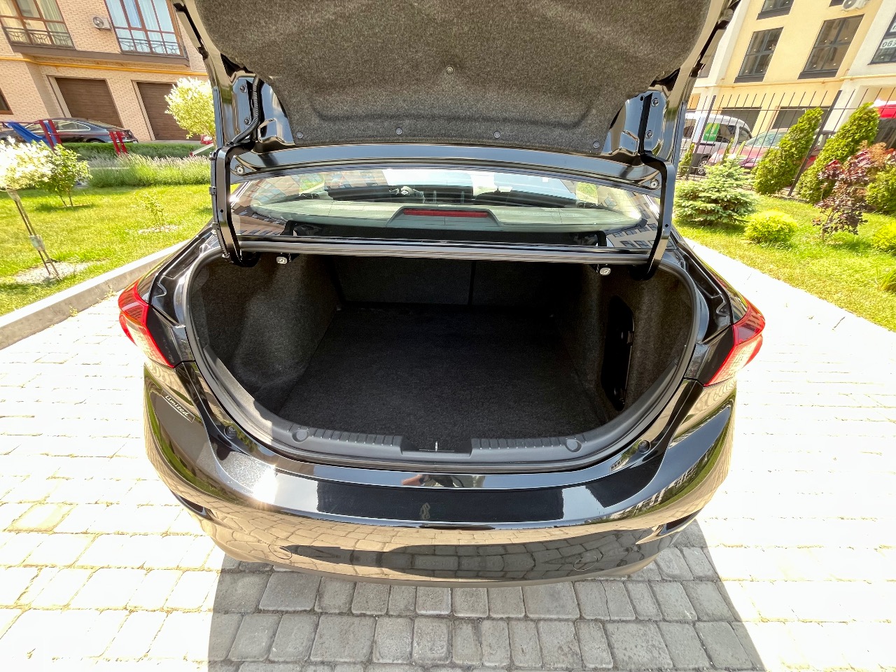 Mazda 3 - фото 2