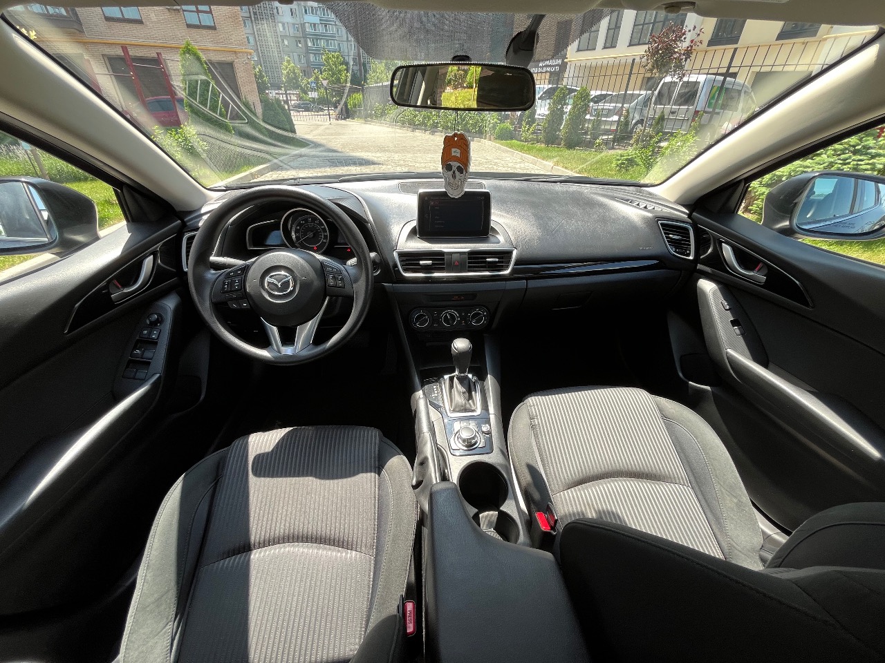 Mazda 3 - фото 10