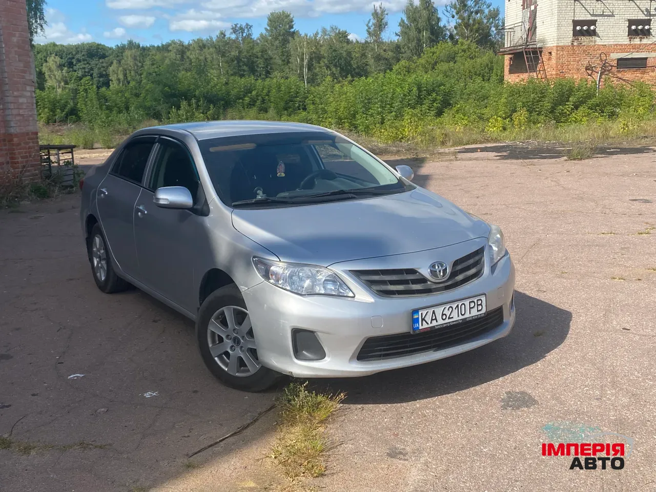 Toyota Corolla - фото 1