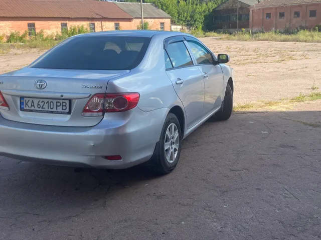 Toyota Corolla - фото 2