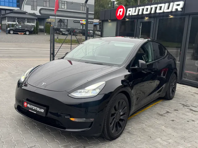 Tesla Model Y - фото 2