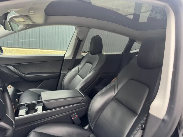 Tesla Model Y - фото 4