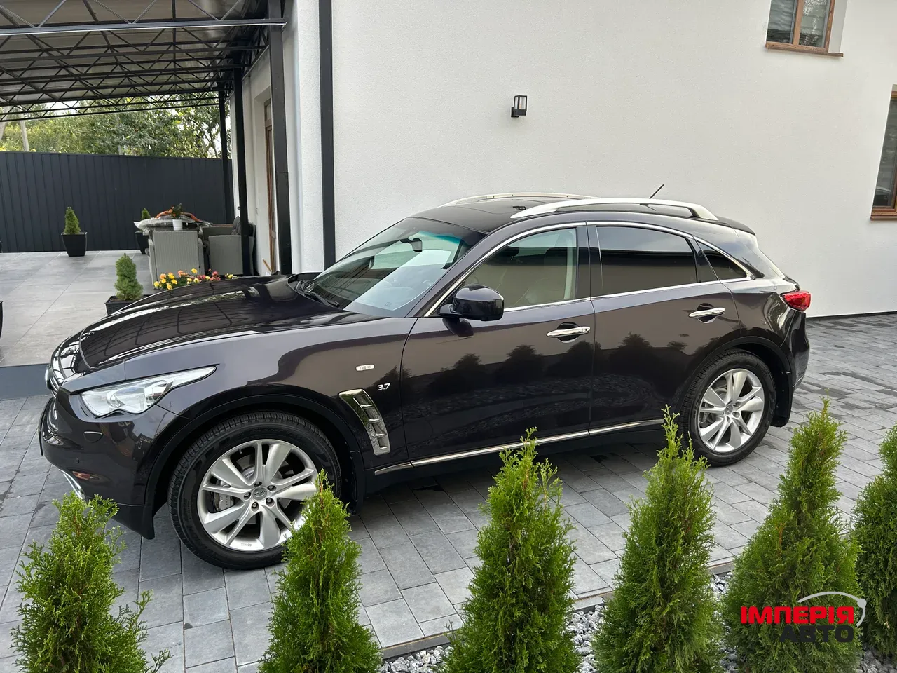 Infiniti QX70 - фото 2