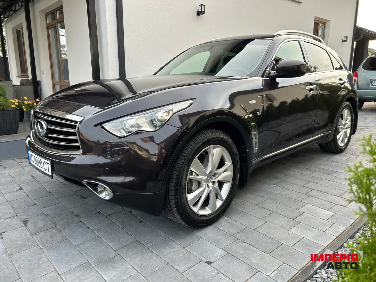 Infiniti QX70 - фото 5