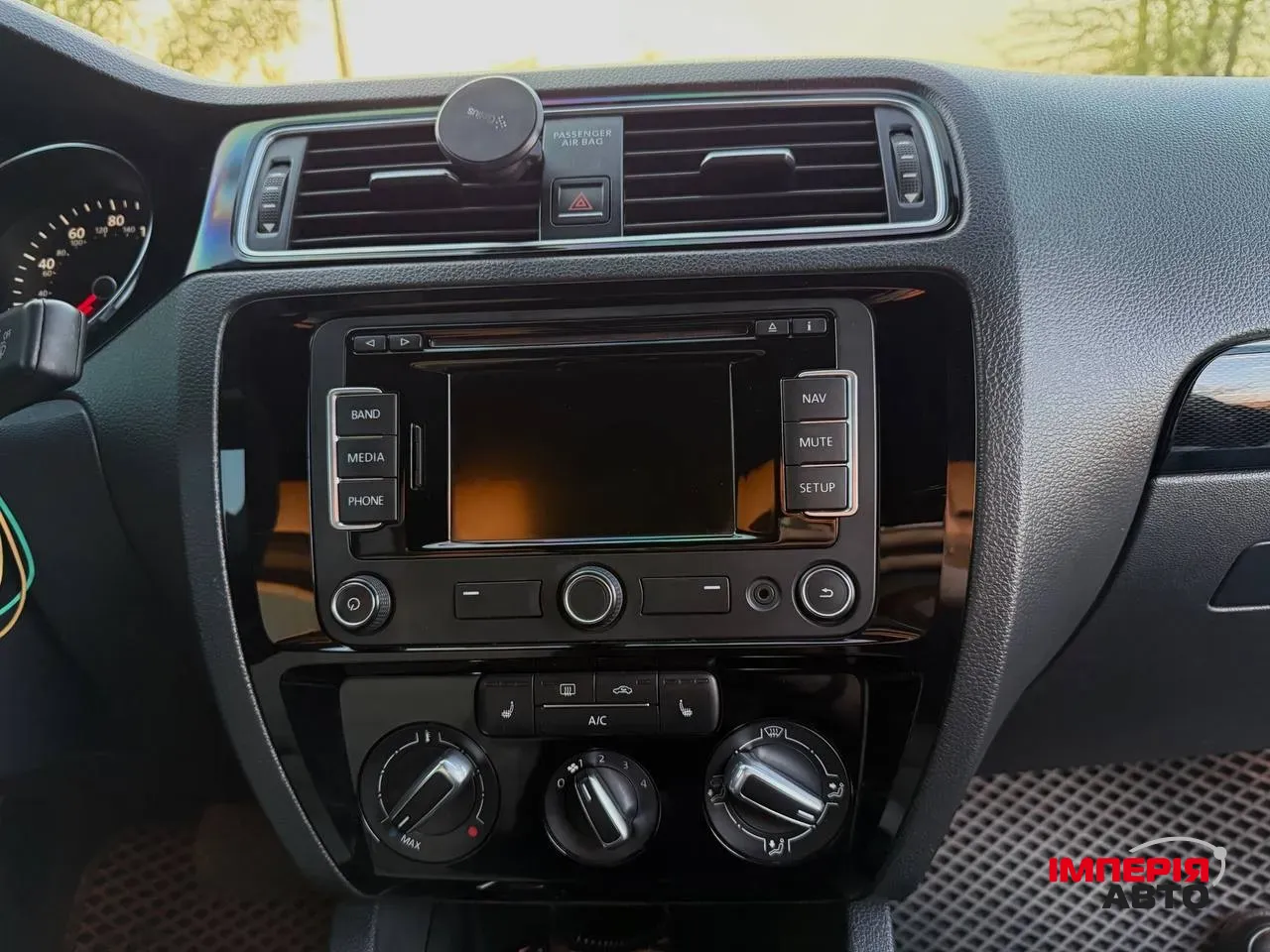 Volkswagen Jetta - фото 11