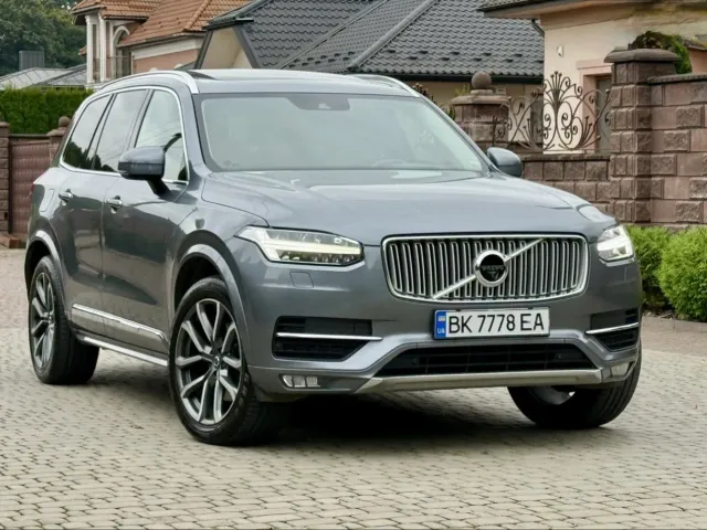 Volvo XC90 - фото 1