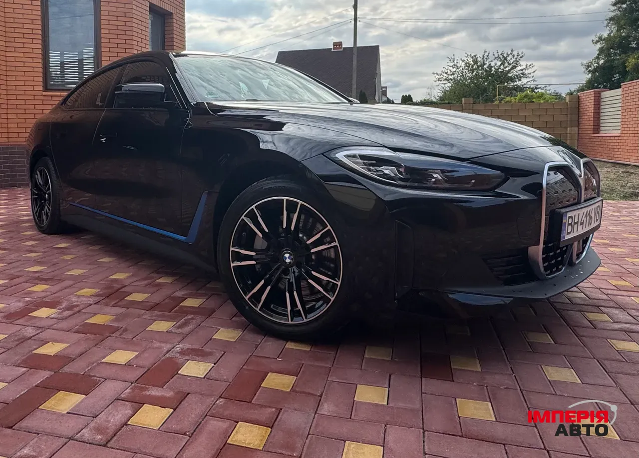 BMW i4 - фото 24