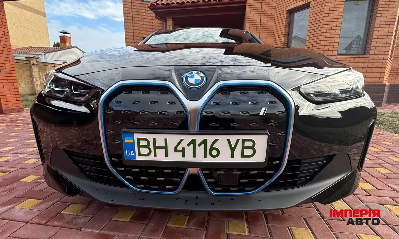 BMW i4 - фото 7