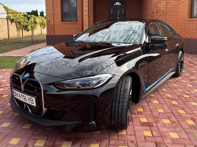 BMW i4 - фото 5
