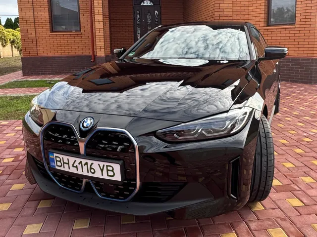 BMW i4 - фото 3