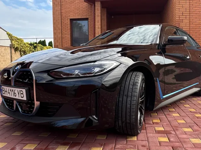 BMW i4 - фото 2